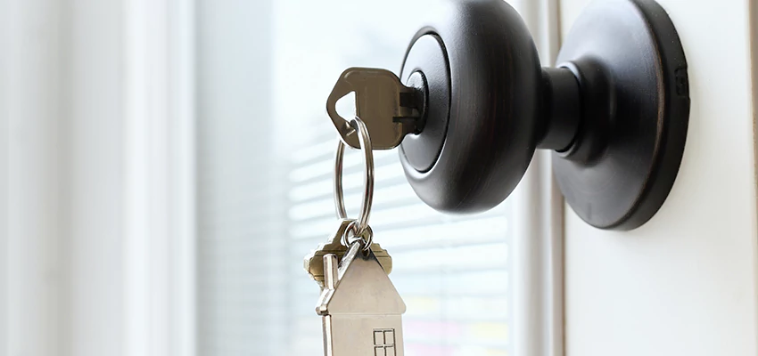 Bifold Door Knob Replacement in Signal Hill, California