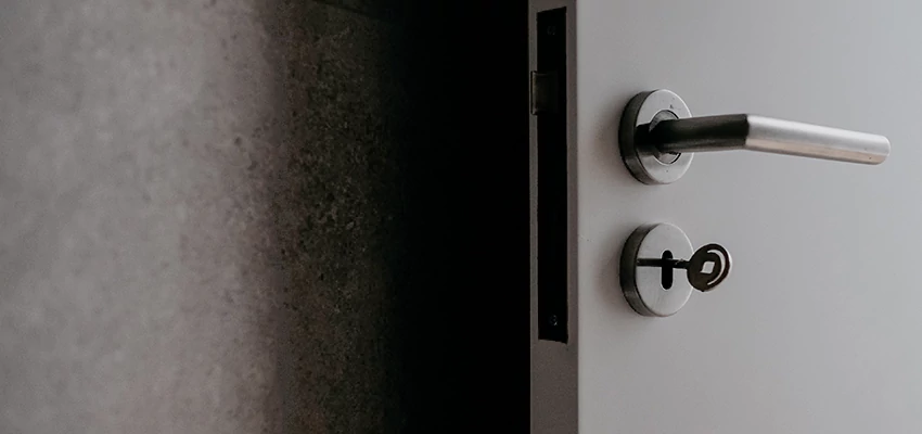 Front Door Handle Repair And Installation in Signal Hill, CA